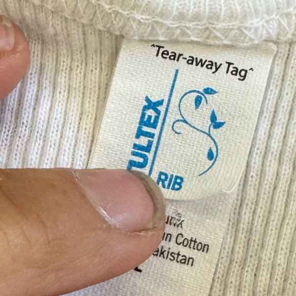 HOOTERS Columbia MO Missouri tank Size Large - Picture 2 of 7